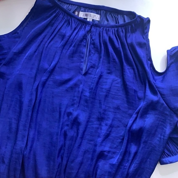Jennifer Lopez Blue Flow cold shoulder blouse Small women’s top - Picture 6 of 6
